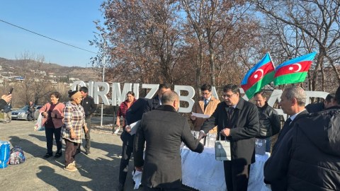 Daha 169 nəfər Qırmızı Bazar qəsəbəsinə köçdü - FOTO