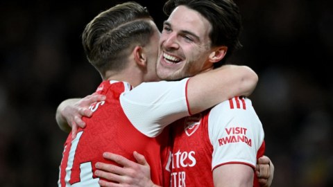 &ldquo;Arsenal&rdquo; liderliyini qorudu