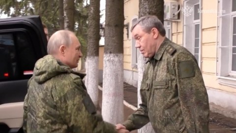 Putinə daha bir şəhərin ələ keçirildiyi məruzə edildi