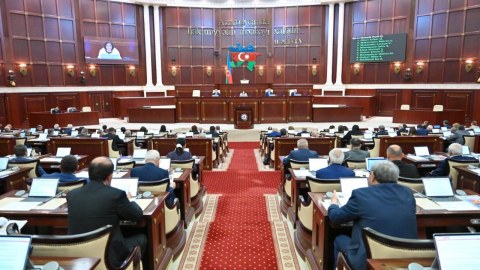 Milli Məclisdə kadr və struktur dəyişikliyi