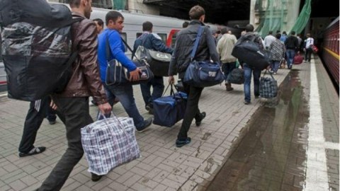 Qarabağdan könüllü&nbsp;köçmüş ermənilər Ermənistanı da TƏRK EDİR