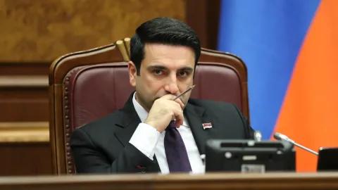 Deputatlar spikerdən narazıdır - Ermənistanda
