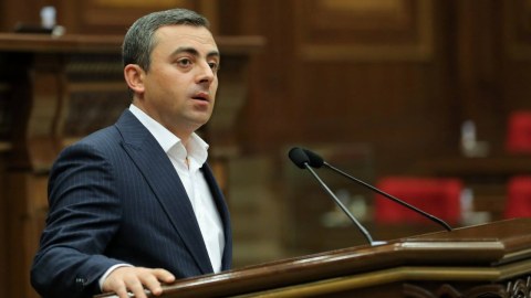 Ermənistanda müxalif deputat prokurorluğa çağırıldı