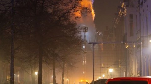 Amsterdamda 150 illik tarixi bina YANDI