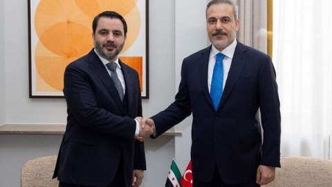 Hakan Fidan suriyalı həmkarı ilə bir arada