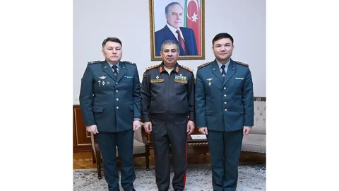 Zakir Həsənov Qazaxıstanın yeni hərbi attaşesini qəbul etdi