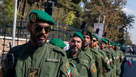 İran etirazları yatırmaq üçün İraqdan milis dəstələri GƏTİRİB