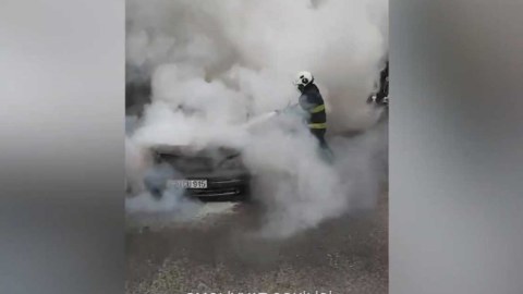 Bakıda maşın yandı - VİDEO