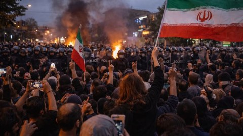 Tehran sarsılır, Ukrayna unudulur, İranda küçələr danışır - TƏHLİL