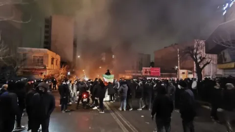 ABŞ İran xalqına kömək etməyə hazırdır - TRAMPDAN SƏRT MESAJ