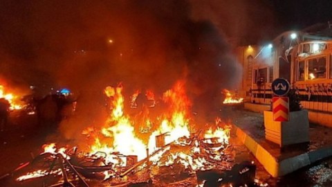 Tramp İranda hərəkətə keçir - VACİB TOPLANTI