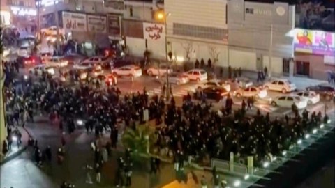 İranda 38 polis öldürülüb&nbsp;