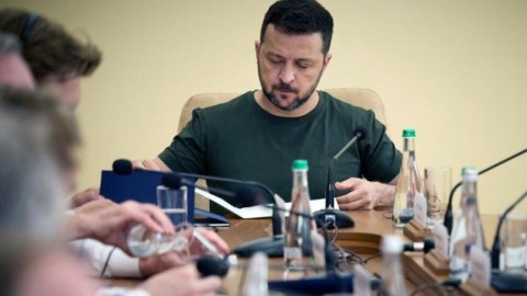 Ukraynada hərbi vəziyyət yenə uzadıldı