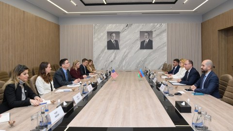 Azərbaycan ABŞ ilə süni intellekt üzrə data mərkəzlərinin tikintisini müzakirə etdi