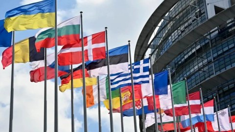 İran deputatlarına qadağa qoyuldu