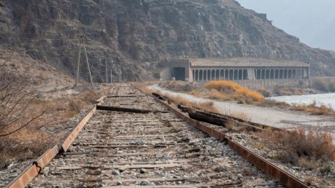 Naxçıvanda dəmir yolu xətti boyunca&nbsp;10 stansiya yenidən qurulacaq - FOTOLAR