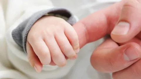 Xırdalanda 1 yaşlı körpə öldü