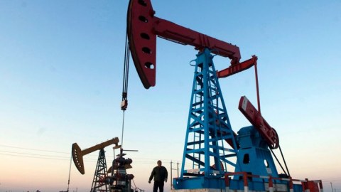 Azərbaycan nefti 2 dollardan çox ucuzlaşdı