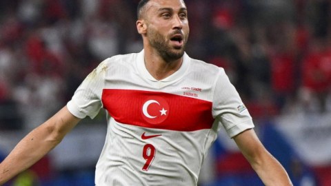 Cenk Tosun Azərbaycanda oynamaq istəyir