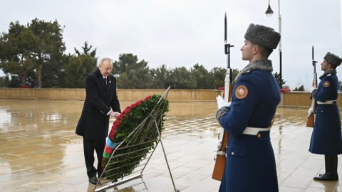 Prezident Şəhidlər xiyabanını ziyarət etdi - FOTOLAR