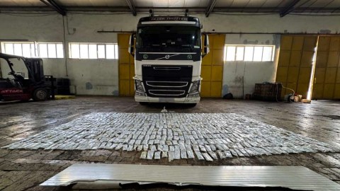 Naxçıvan gömrüyündə 39 kiloqramdan artıq heroin aşkarlandı
