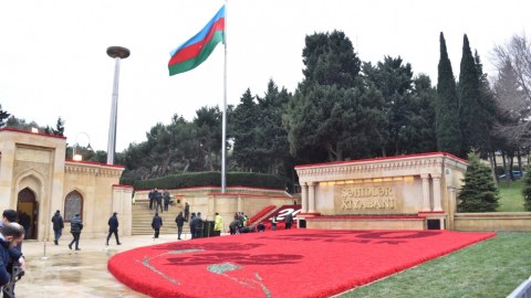 Diplomatlar Şəhidlər xiyabanını ziyarət etdilər