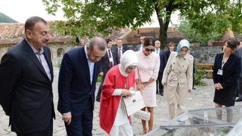Prezidentə bələdçilik etmiş şəkili &ldquo;biznes ledi&rdquo; - MÜSAHİBƏ