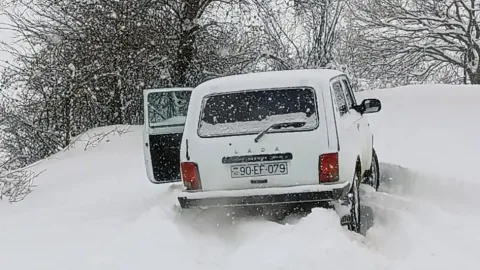 Cəlilabad-Yardımlı yolu bağlandı