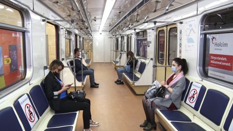 Metrodan istifadə edənlərin sayı AZALIB