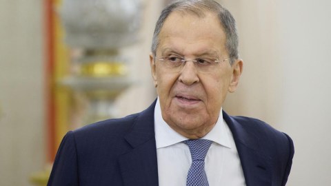 Lavrov Qrenlandiyanı Krımla müqayisə edib