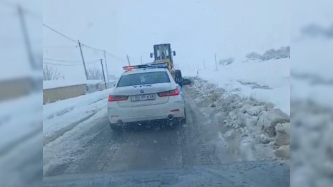 Zəfər yolu qardan təmizlənir -&nbsp;VİDEO