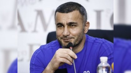 Azərbaycan futbolu adına çox sevinirəm - Qurban Qurbanov