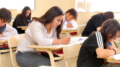 Buraxılış və qəbul imtahanlarının vaxtı AÇIQLANDI