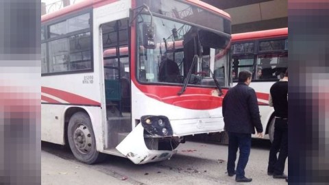 Sərnişin avtobusu piyadanı vurdu