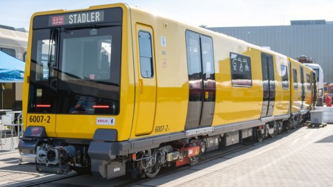 Bakı metrosuna İsveçrədən 300 vaqon alınır