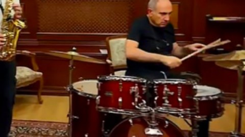 Paşinyan öz musiqi qrupunu yaratdı