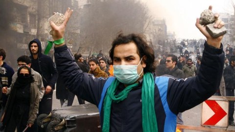 İrandan&nbsp;30.000 insanın öldüyü xəbərinə reaksiya