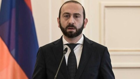 Mirzoyan Strasburqa gedir