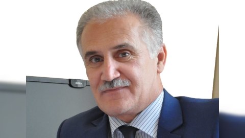 Əsl müəllim haqqında oçerk
