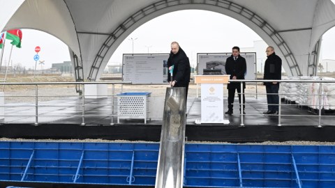 Prezident Sumqayıtda yeni&nbsp;istehsalı müəssisəsinin təməlini qoydu - FOTOLAR