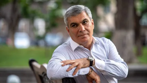 Paşinyana daha bir rəqib: Sarkisyan Baş nazir olmaq istəyir