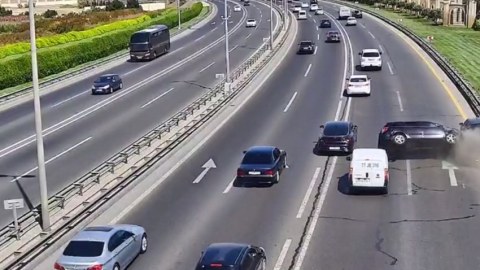 Kameralara düşən&nbsp;yol qəzalarının sayı açıqlandı