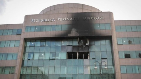 Həkimlər vəziyyəti ağır olan körpələrə baxmayıb - Məhkəmə