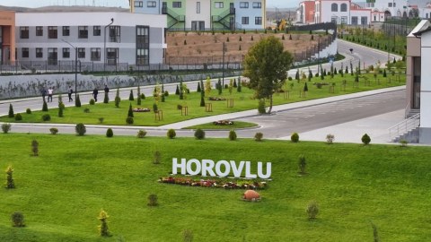 The migration caravan has reached Horovlu village