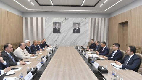 Rəşad Nəbiyev İKT şirkətləri ilə əsas çətinlikləri müzakirə etdi