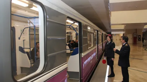 Metroda problem: QATARLAR gecikir