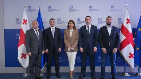 Bakı-Tbilisi-Qars dəmiryol xətti üzrə müqavilələr imzalandı&nbsp;- FOTOLAR