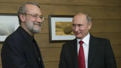Putin Laricani ilə İranı müzakirə edib