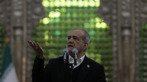 &ldquo;Problemlər xalqı görməməyimizdən irəli gəlir" - Pezeşkian