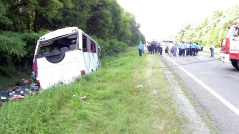 Avtobus yük maşını ilə toqquşdu: 5 uşaq öldü